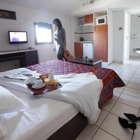 Apartment Res La Barbacane, Carcassonne, For 2 People