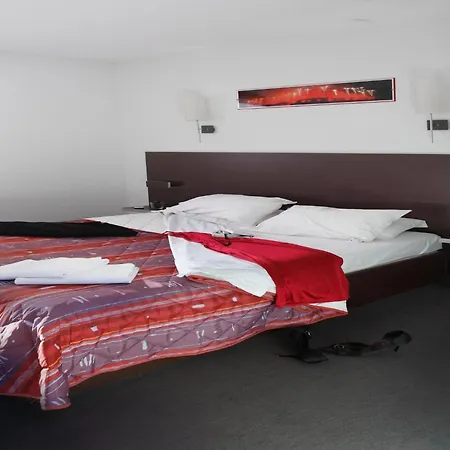 Res La Barbacane, Carcassonne, For 2 People *